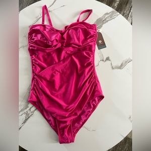New one piece swimsuit size M